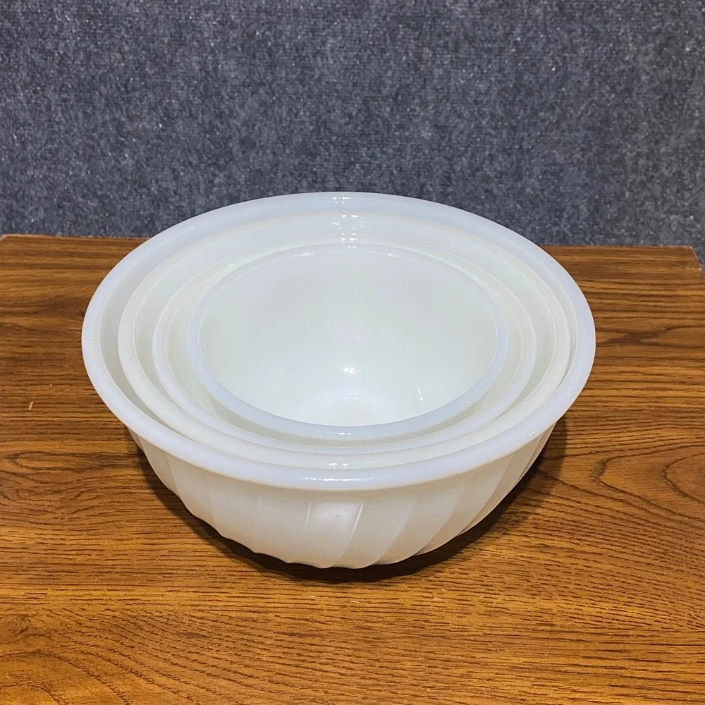 Anchor Hocking Fire-King Vintage Milk Glass Swirl‎ Nesting Mixing Bowls Set of 4